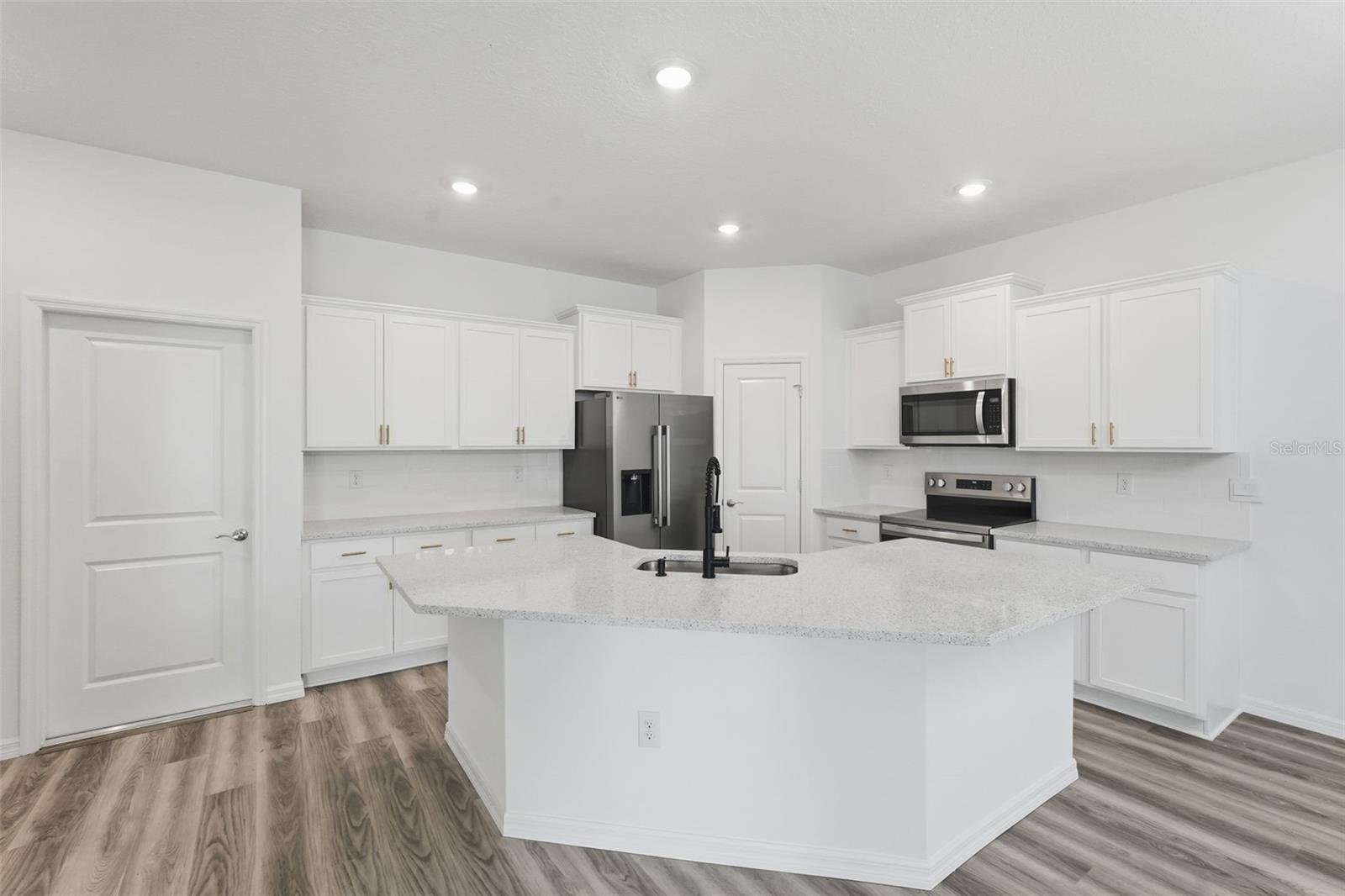 TOWNS AT WOODSDALE - Residential Lease