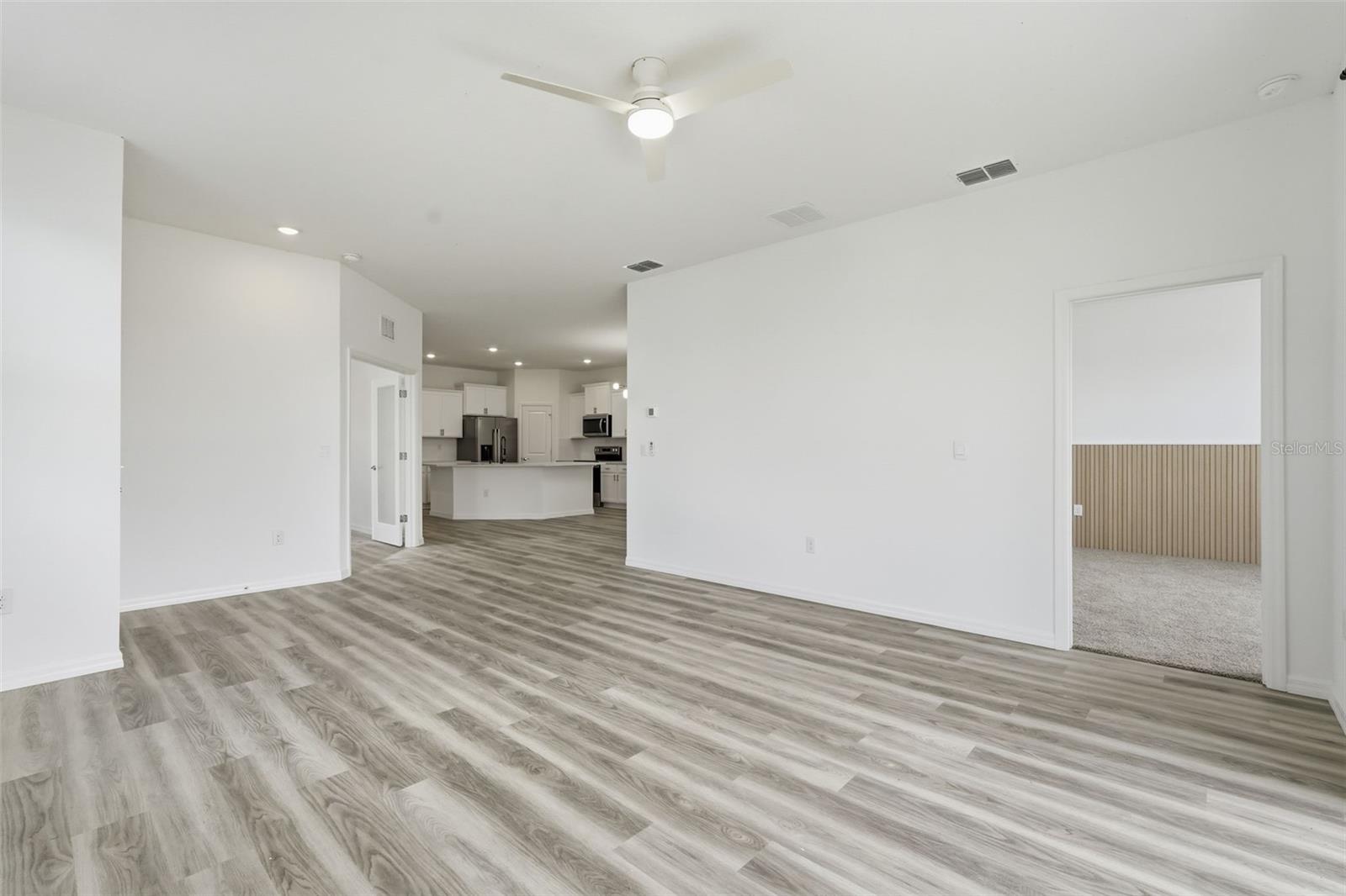 TOWNS AT WOODSDALE - Residential Lease