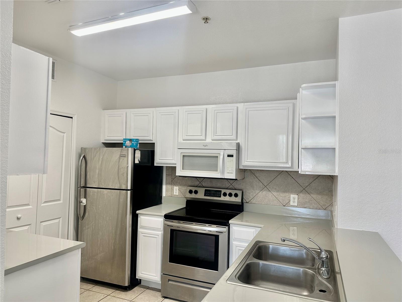 SERENATA CONDO - Residential Lease