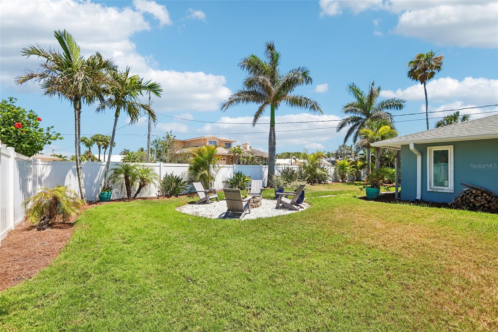 BELLEAIR BEACH YACHT CLUB ESTATES - Residential