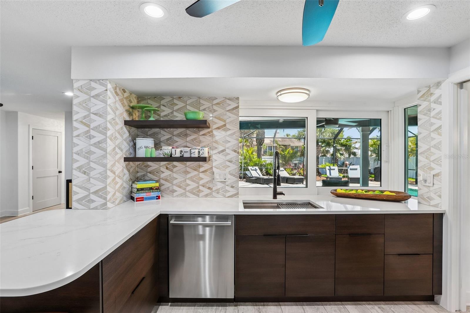 BELLEAIR BEACH YACHT CLUB ESTATES - Residential