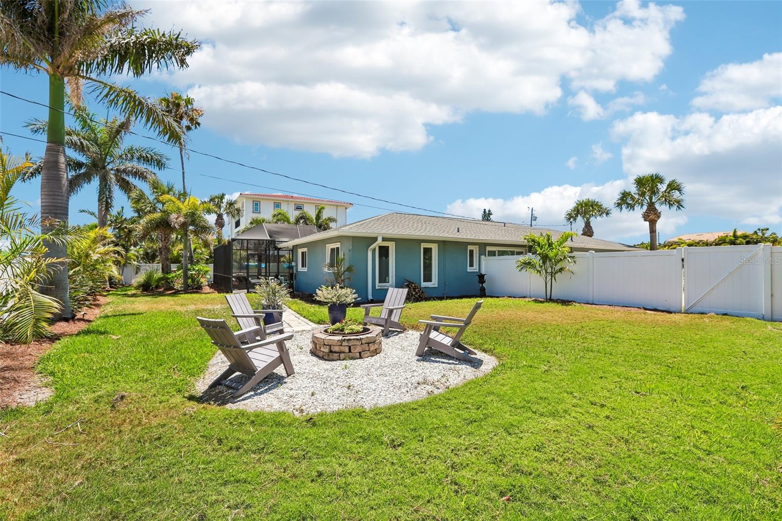 BELLEAIR BEACH YACHT CLUB ESTATES - Residential