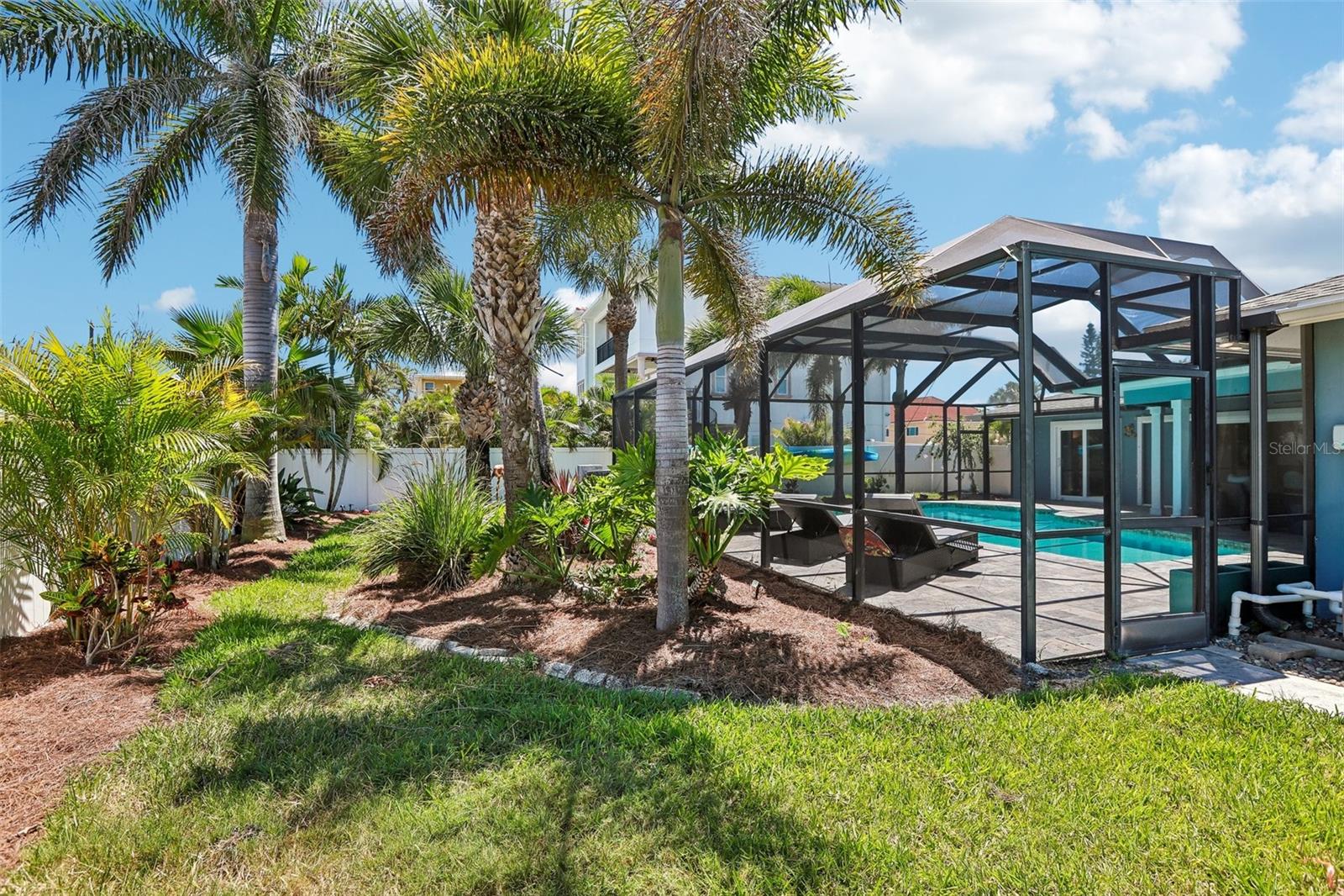 BELLEAIR BEACH YACHT CLUB ESTATES - Residential