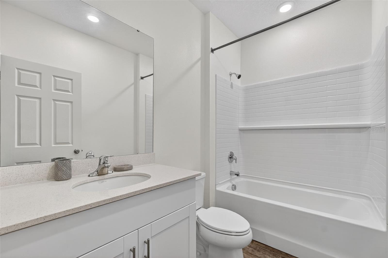 BRIXTON TWNHMS - Residential Lease