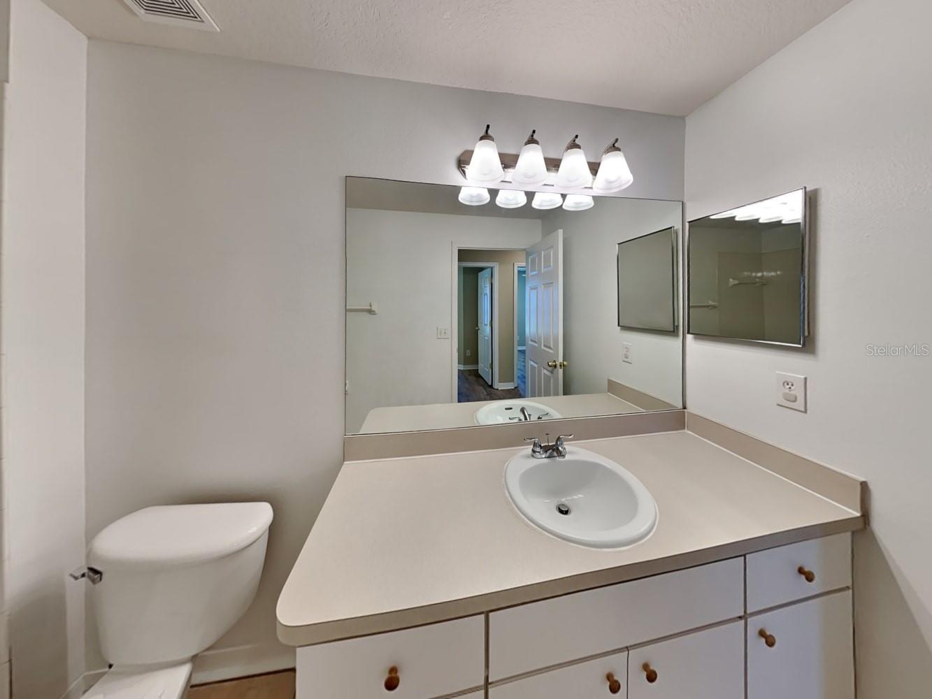 NEW RIVER LAKES PH C2 - Residential Lease