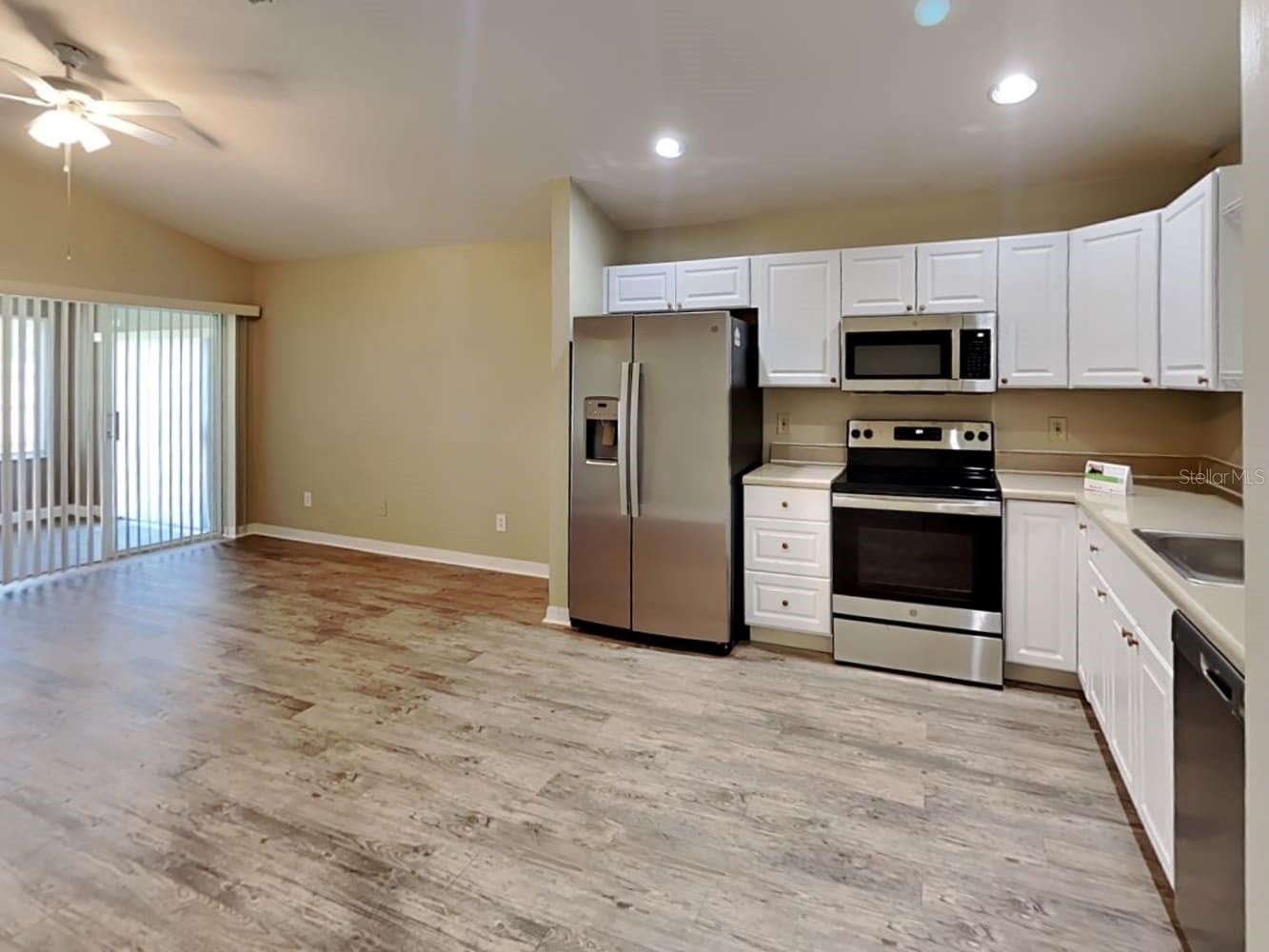 NEW RIVER LAKES PH C2 - Residential Lease