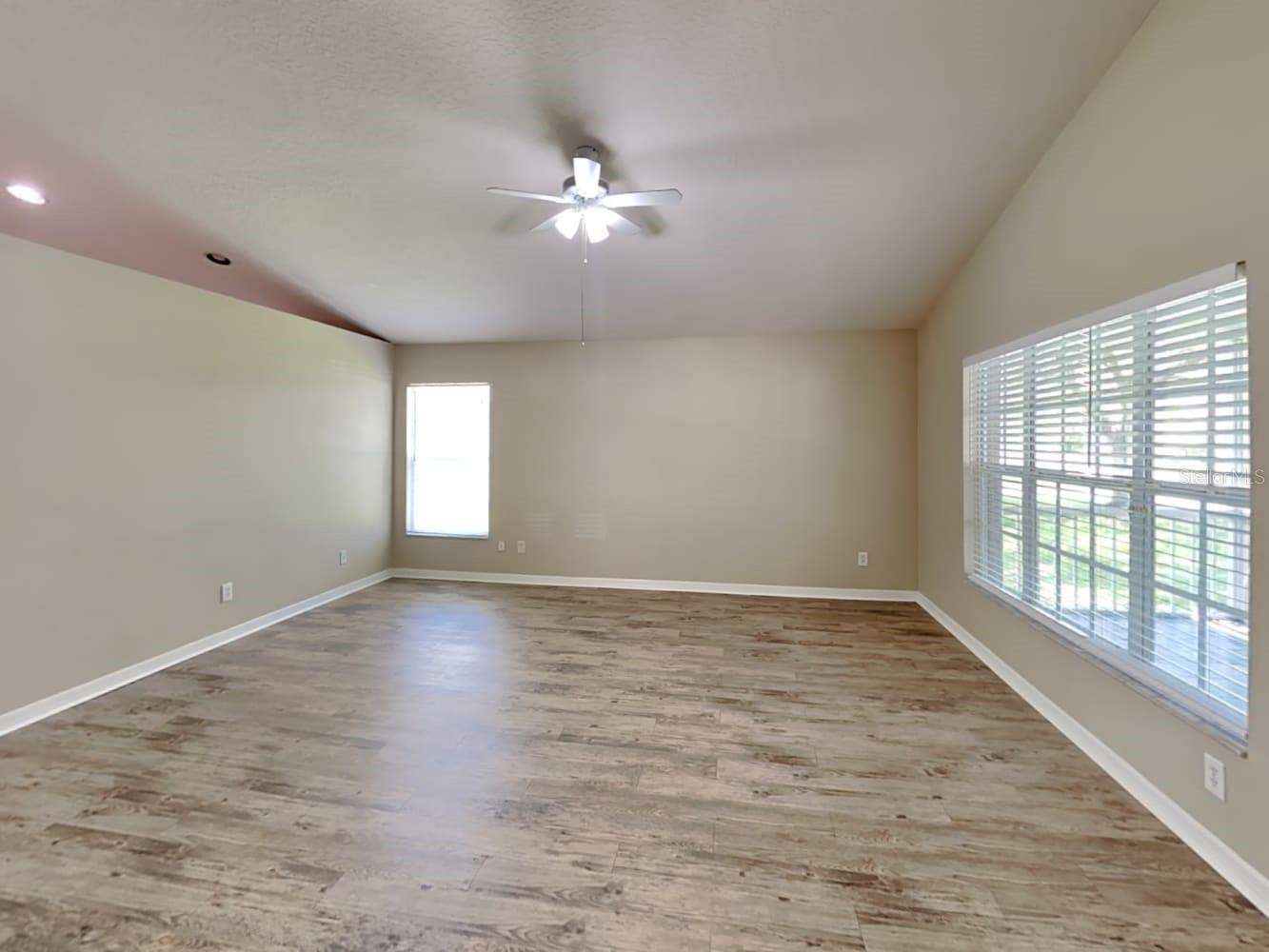 NEW RIVER LAKES PH C2 - Residential Lease