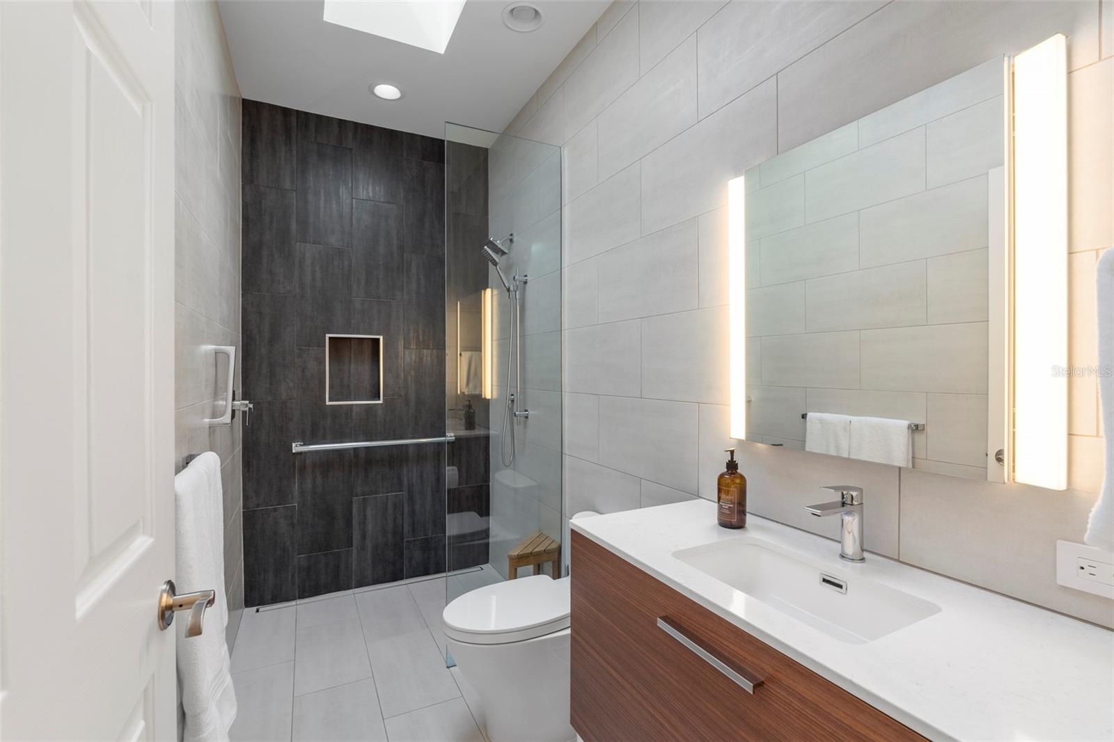 OYSTER BAY ESTATES - Residential