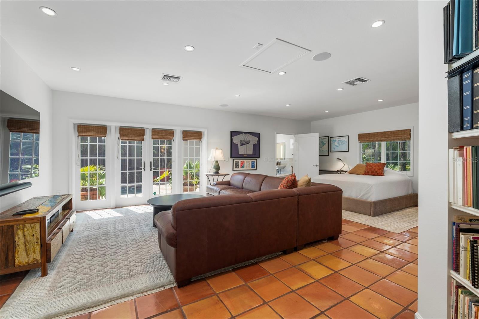 OYSTER BAY ESTATES - Residential