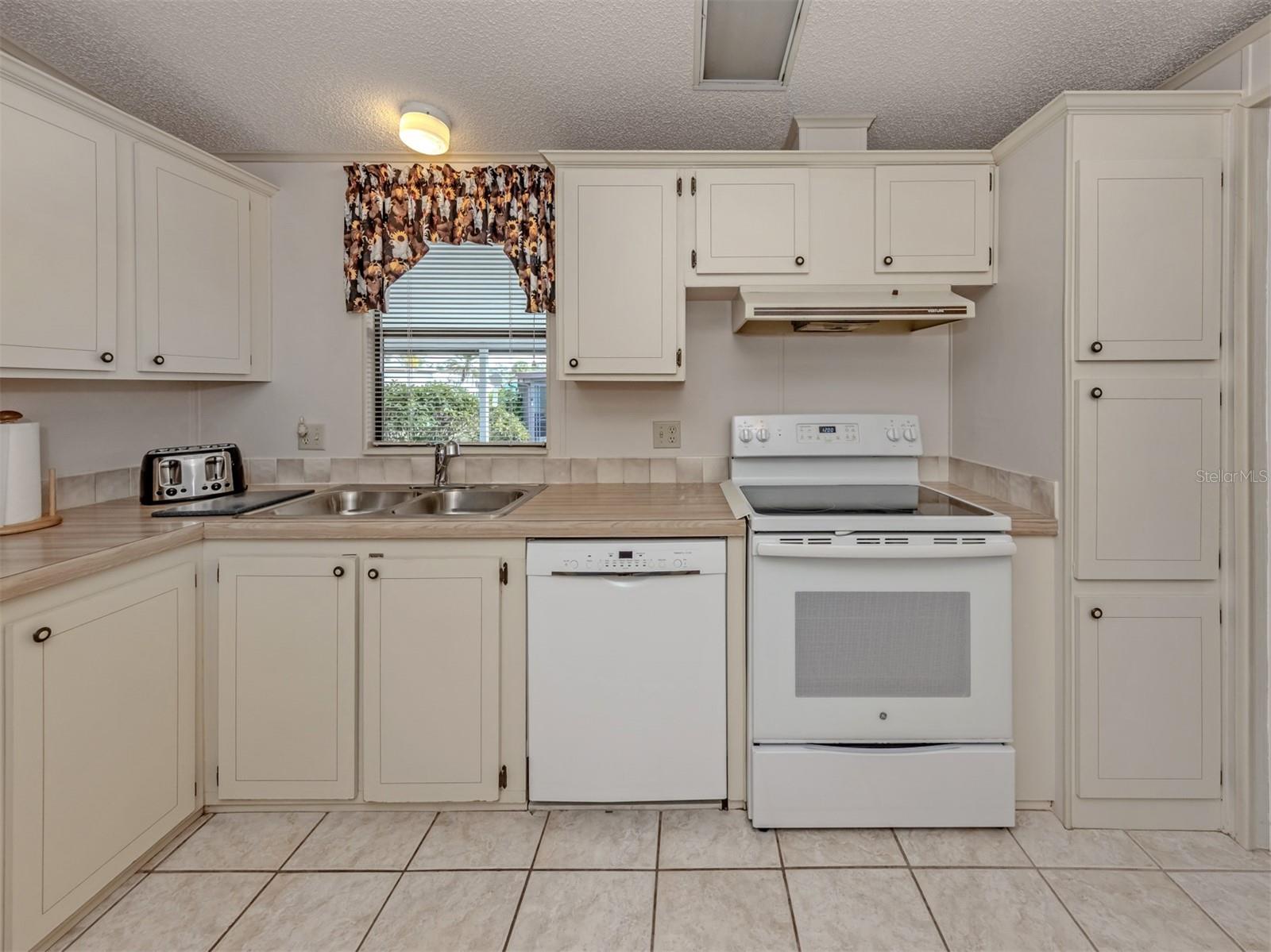 HARBOR ISLES III - Residential