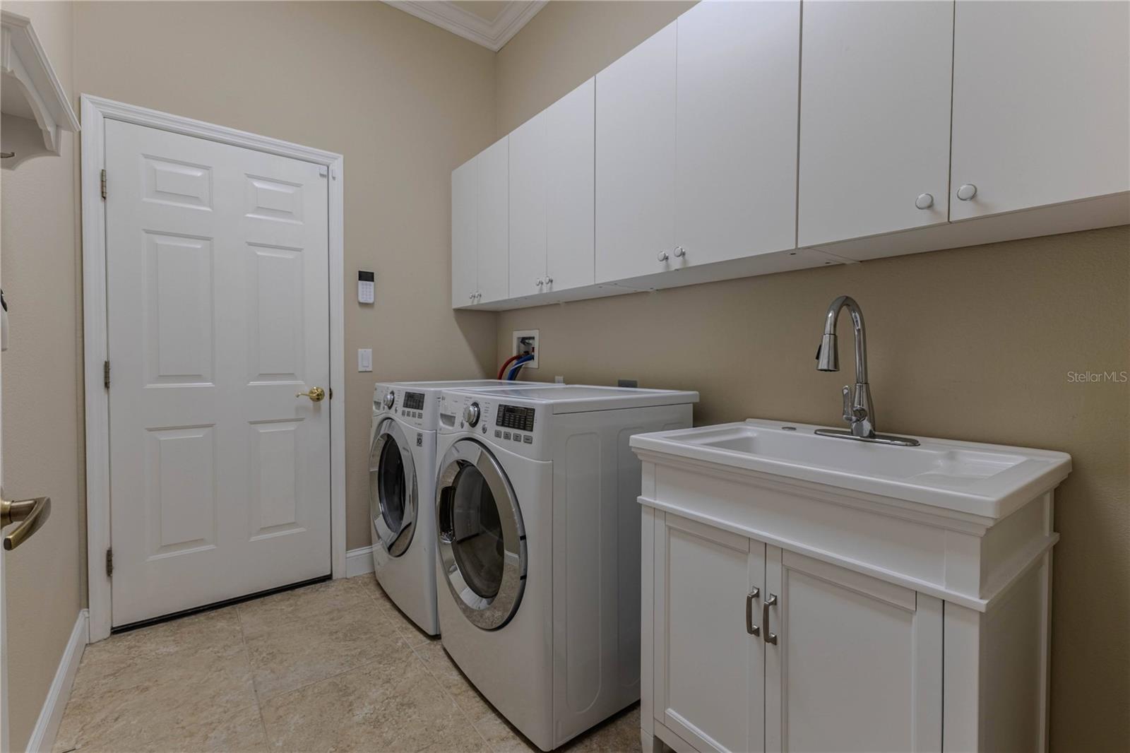 WELLINGTON AT SEVEN HILLS - Residential