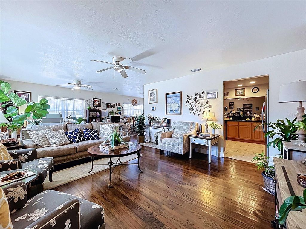 Photo of 717 W End Crescent N, Lakeland, FL 33803 (MLS # O6376476)