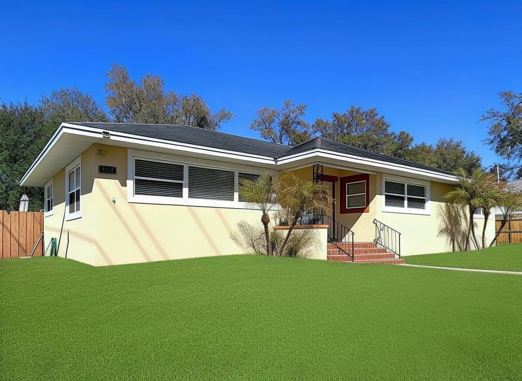 Photo of 717 W End Crescent N, Lakeland, FL 33803 (MLS # O6376476)