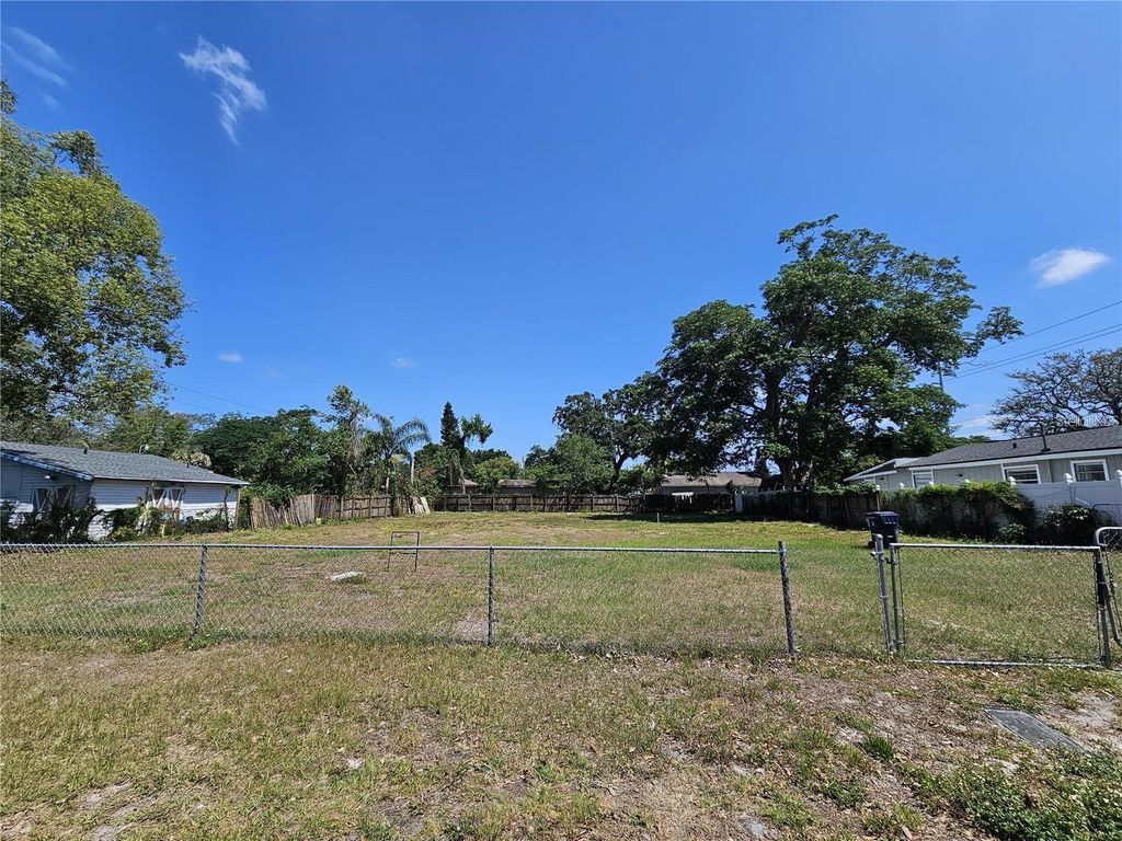 Photo of 2110 E Poinsettia Avenue, Tampa, FL 33612 (MLS # TB8392428)