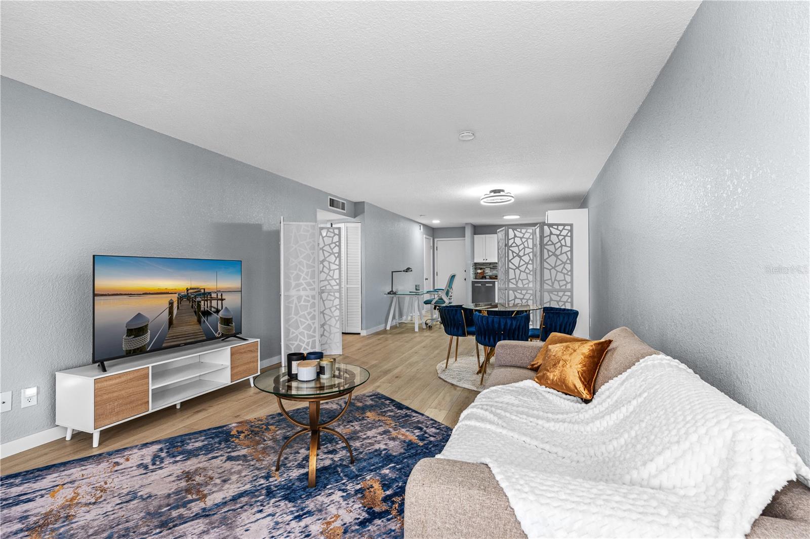 RIVERSIDE CONDO - Residential