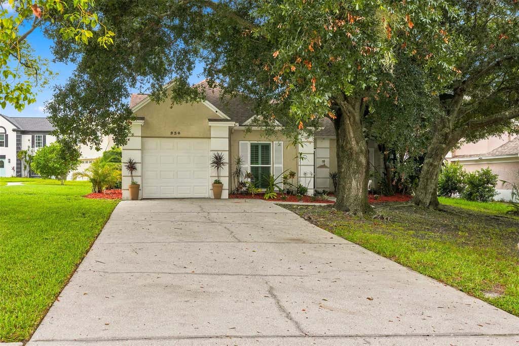 Photo of 934 Berkley Court N, Palm Harbor, FL 34684 (MLS # TB8534868)