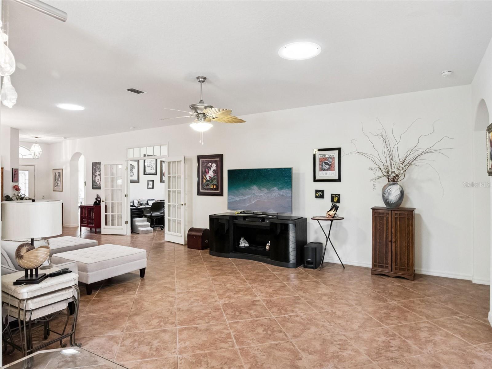 ROYAL HIGHLANDS PH 02-B LT 1317 PB 50 PG - Residential