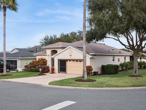 Photo of 20500 Queen Alexandra Drive, Leesburg, FL 34748 (MLS # G5106340)