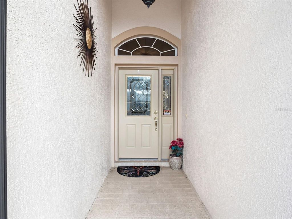 Photo of 20500 Queen Alexandra Drive, Leesburg, FL 34748 (MLS # G5106340)