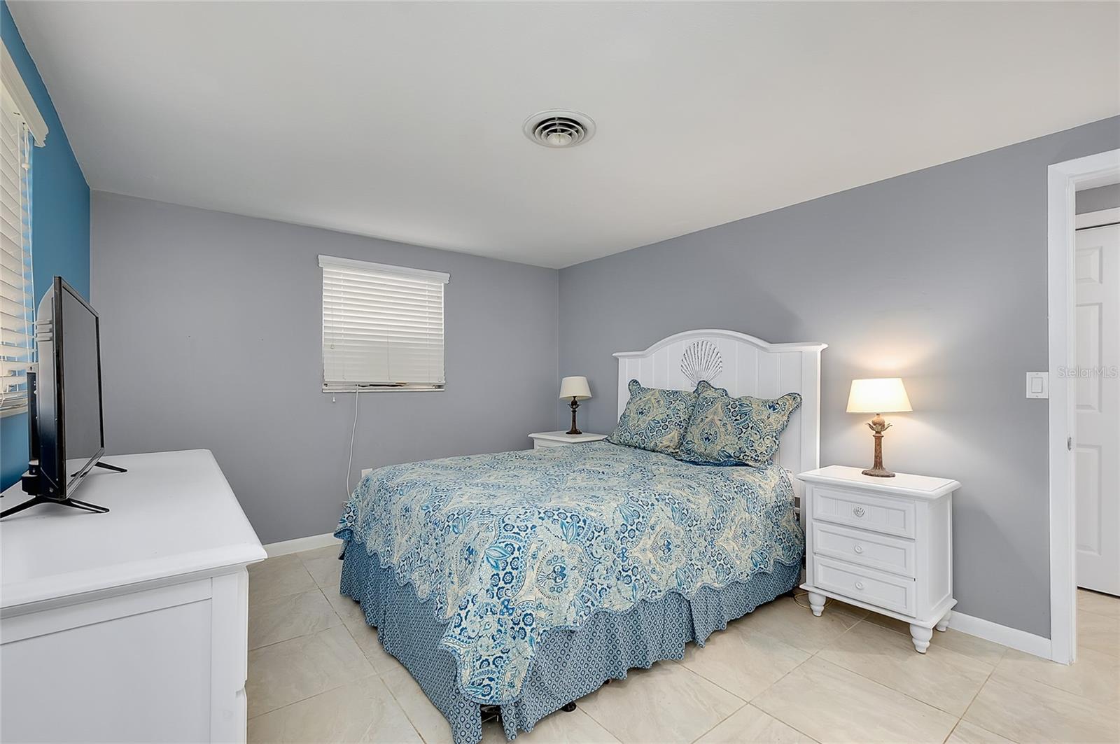 SOUTH VENICE - Residential