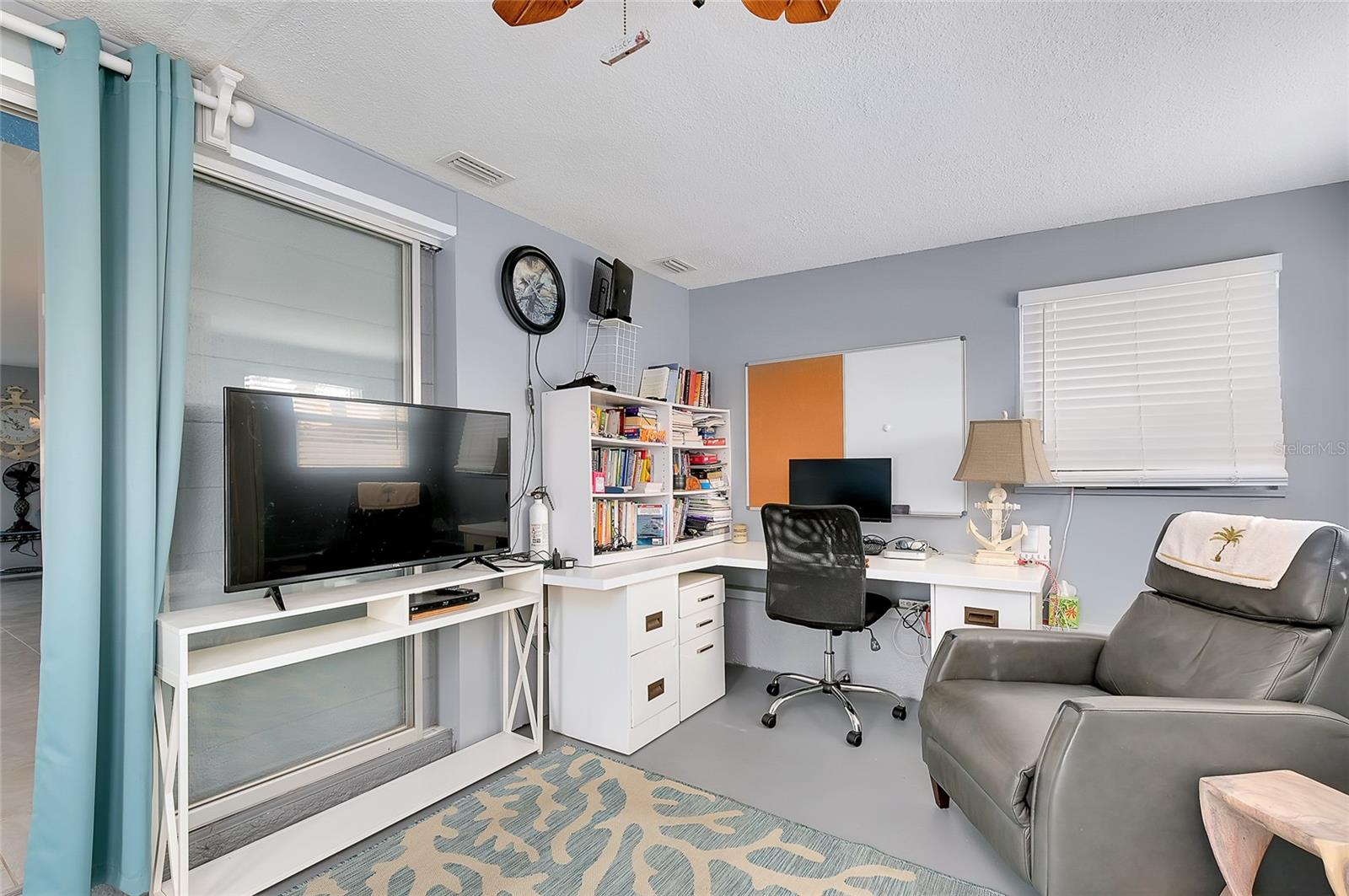 SOUTH VENICE - Residential