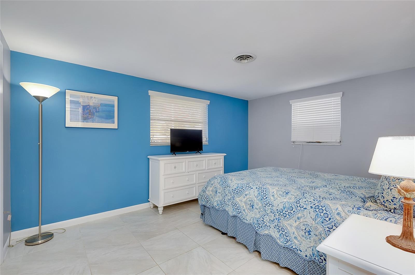 SOUTH VENICE - Residential