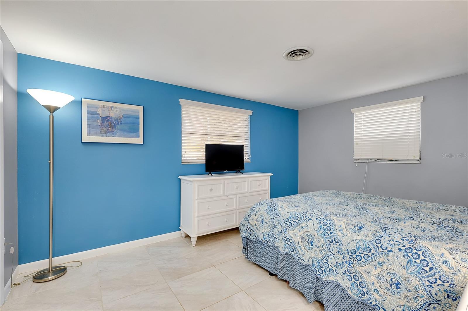 SOUTH VENICE - Residential