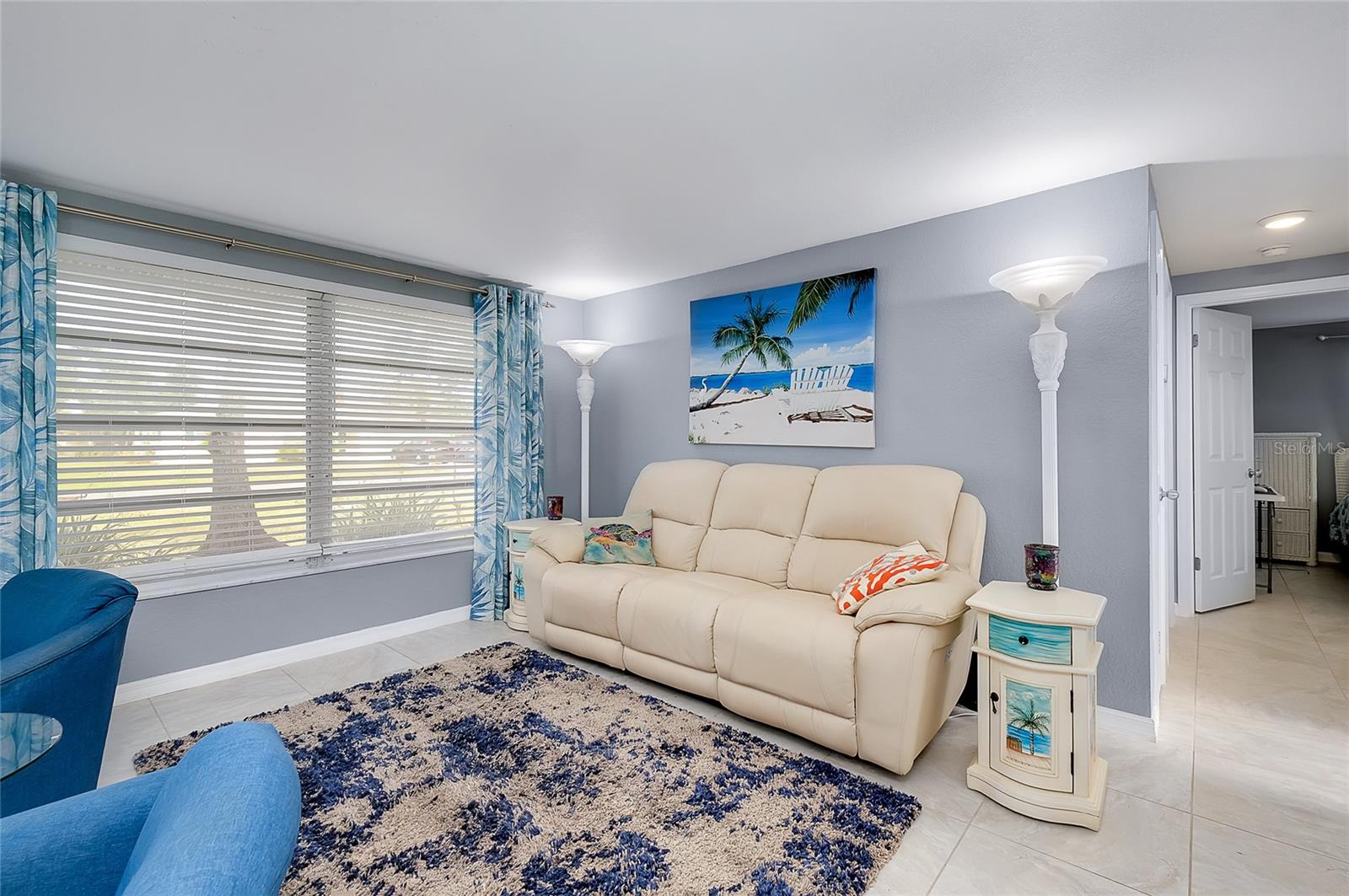 SOUTH VENICE - Residential