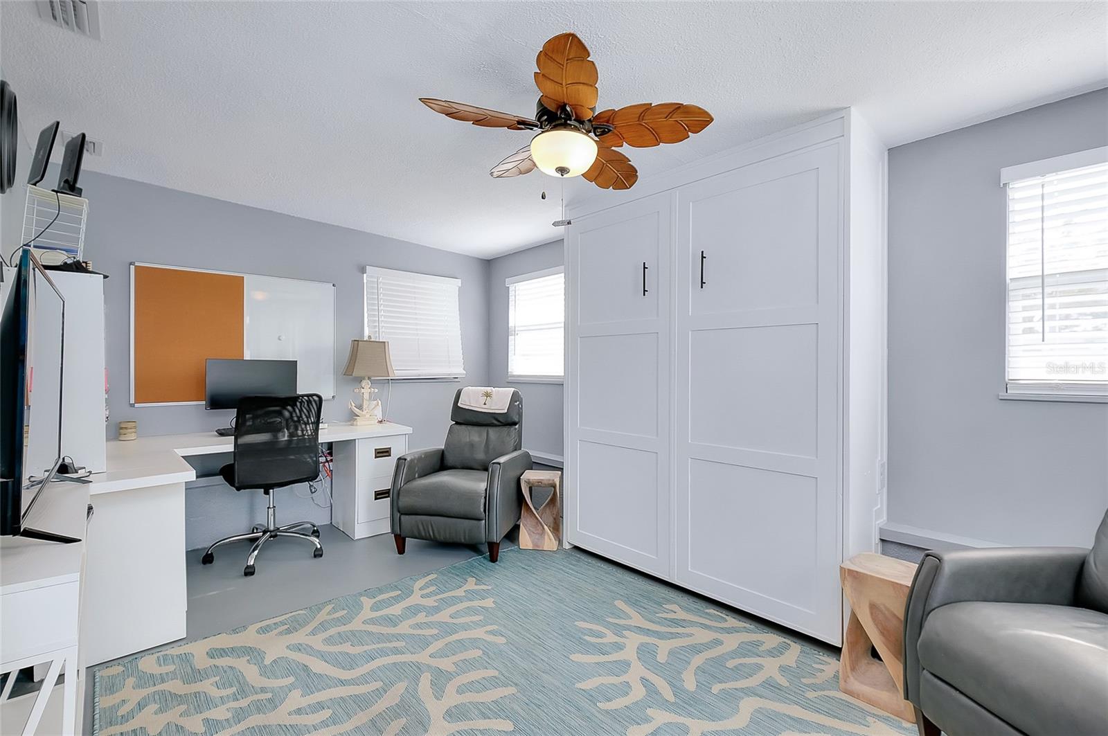 SOUTH VENICE - Residential