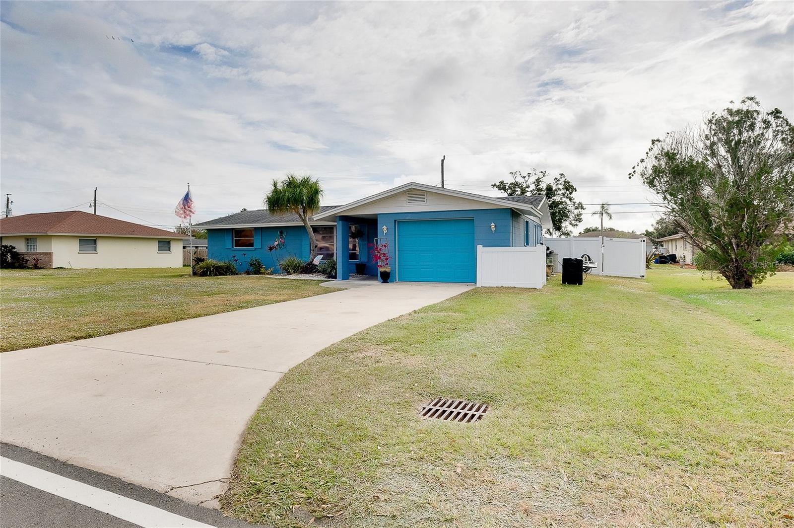 SOUTH VENICE - Residential