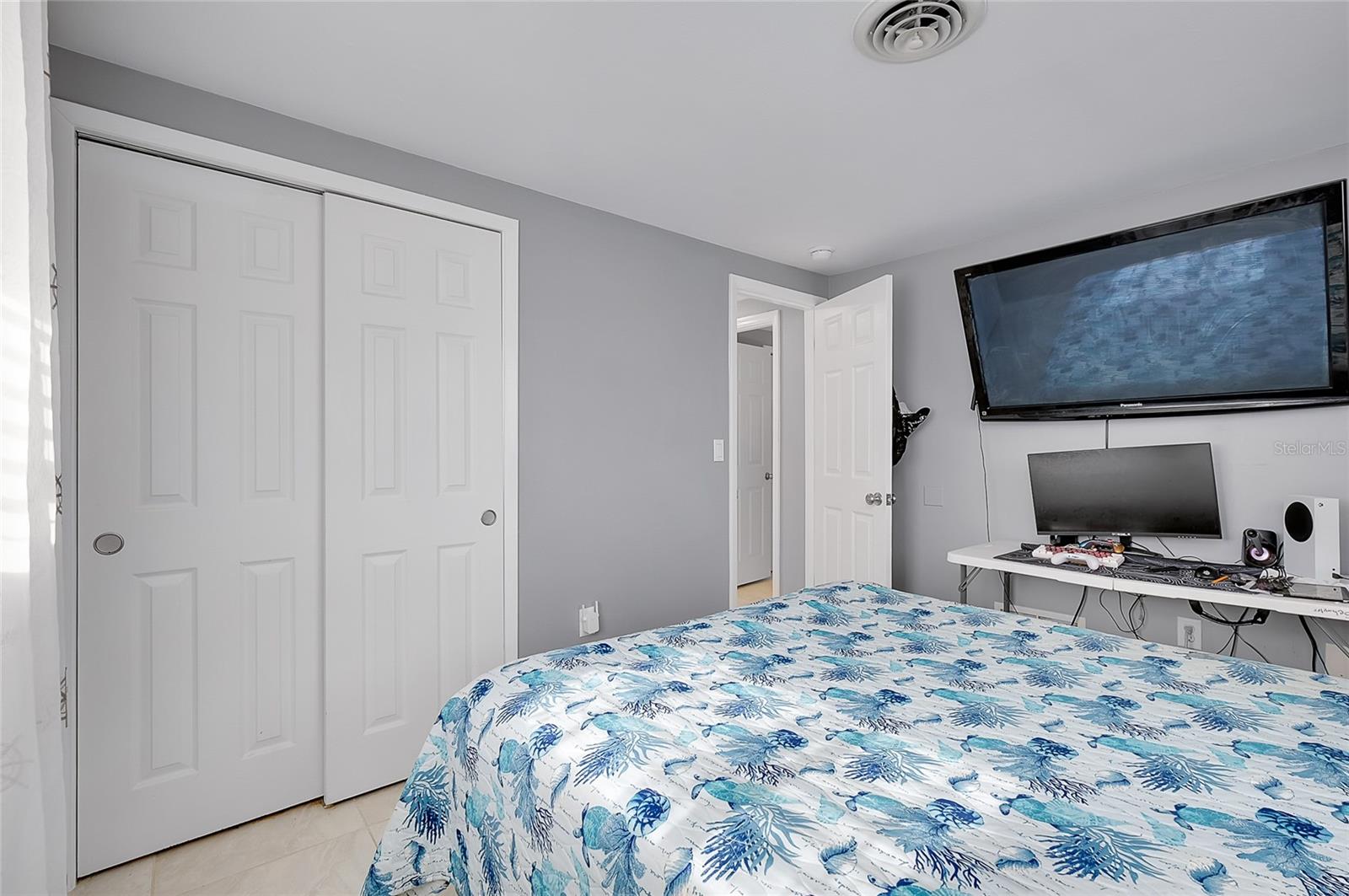 SOUTH VENICE - Residential