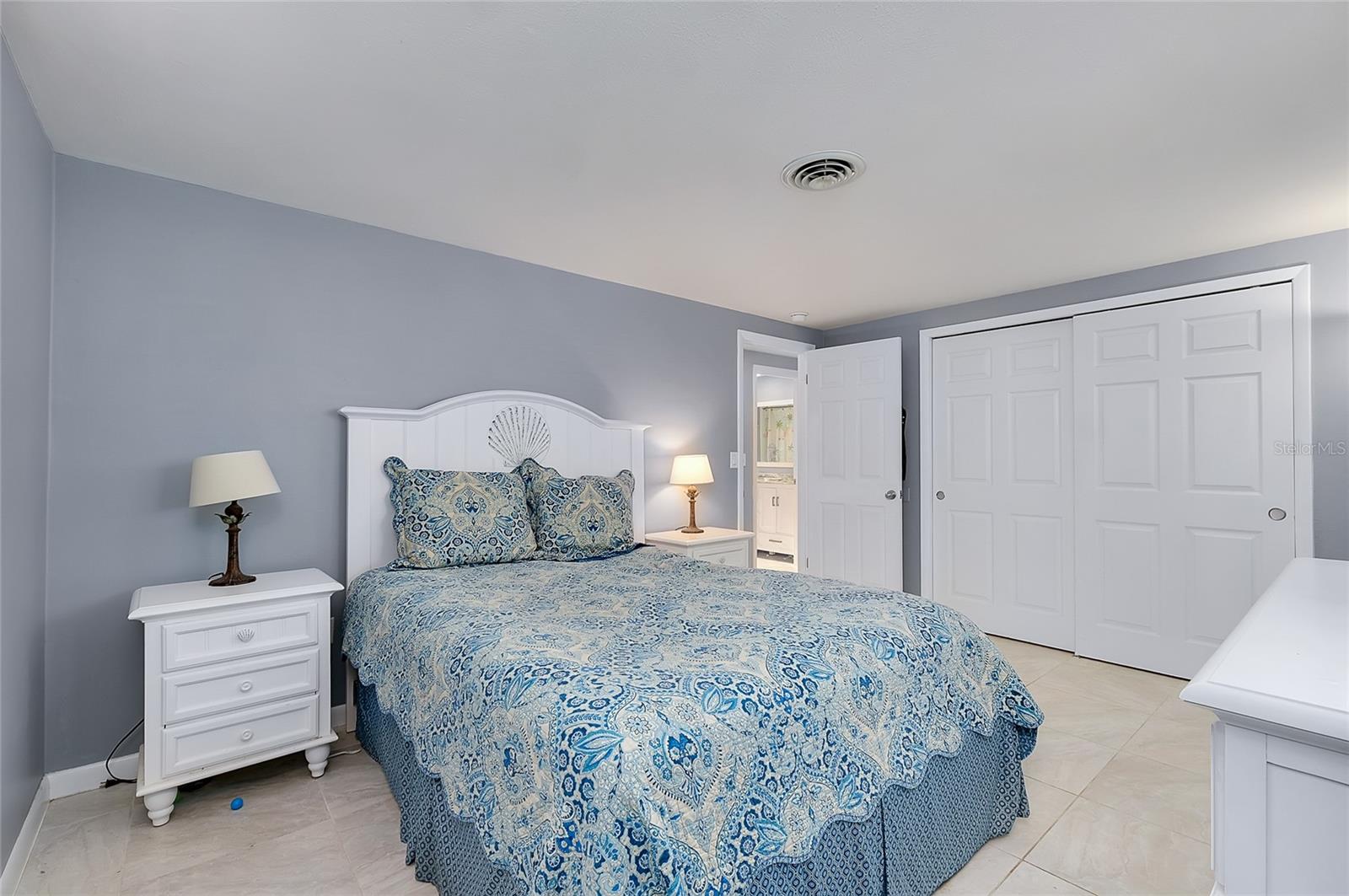 SOUTH VENICE - Residential