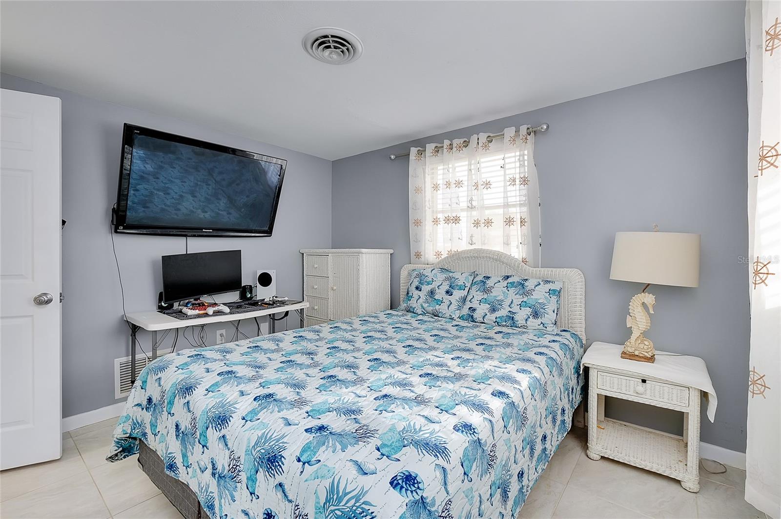 SOUTH VENICE - Residential