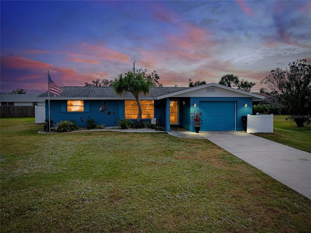 Photo of 220 Morningside Road, Venice, FL 34293 (MLS # N6142035)