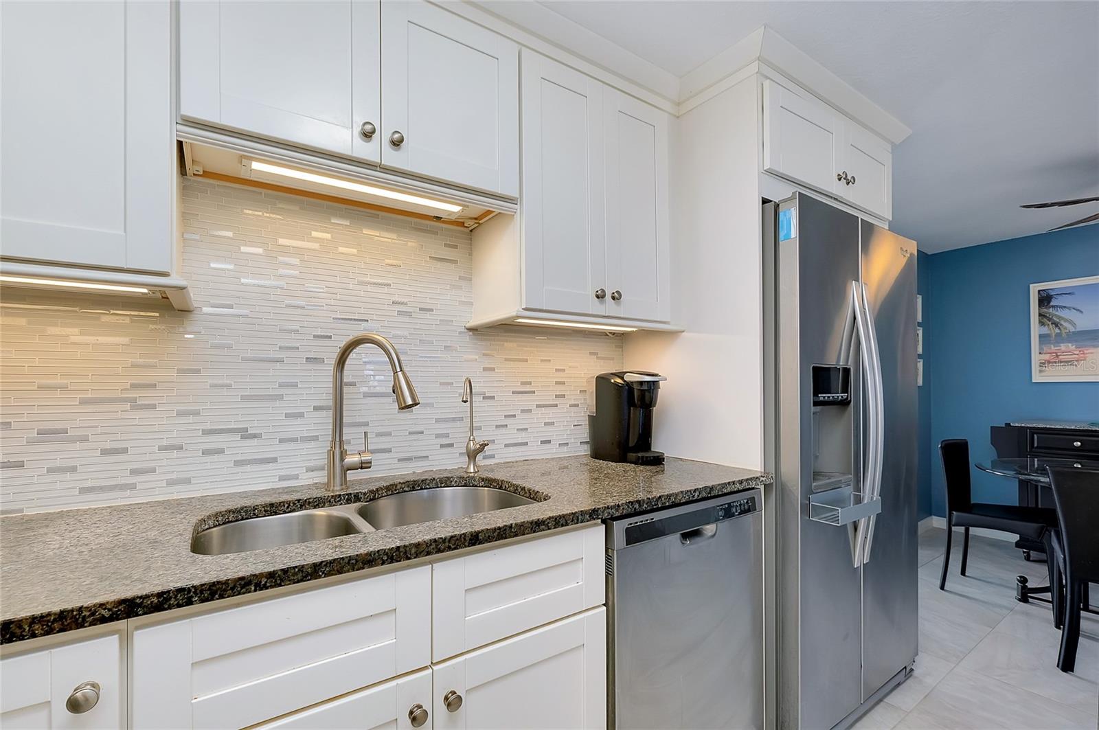 SOUTH VENICE - Residential