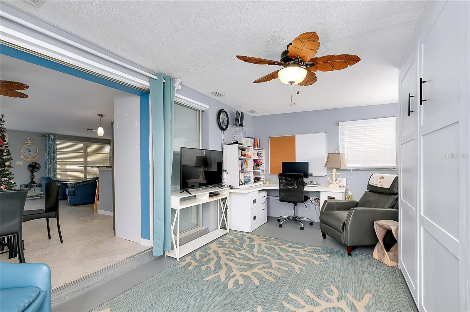 SOUTH VENICE - Residential