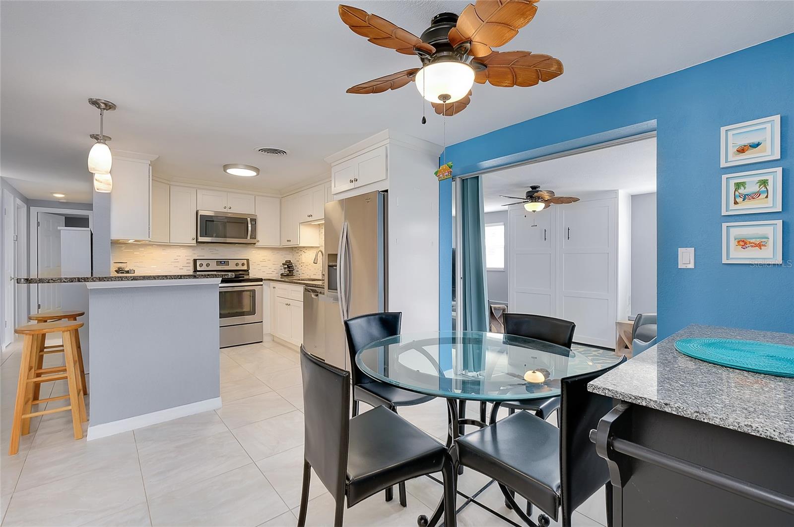 SOUTH VENICE - Residential