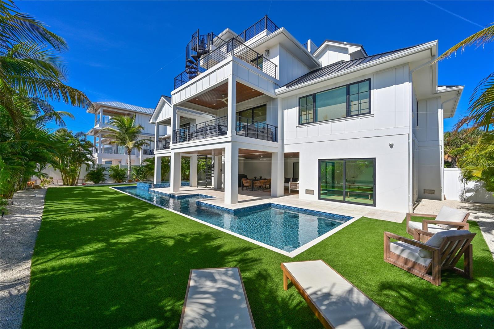 HOLMES BEACH 11TH UNIT - Residential