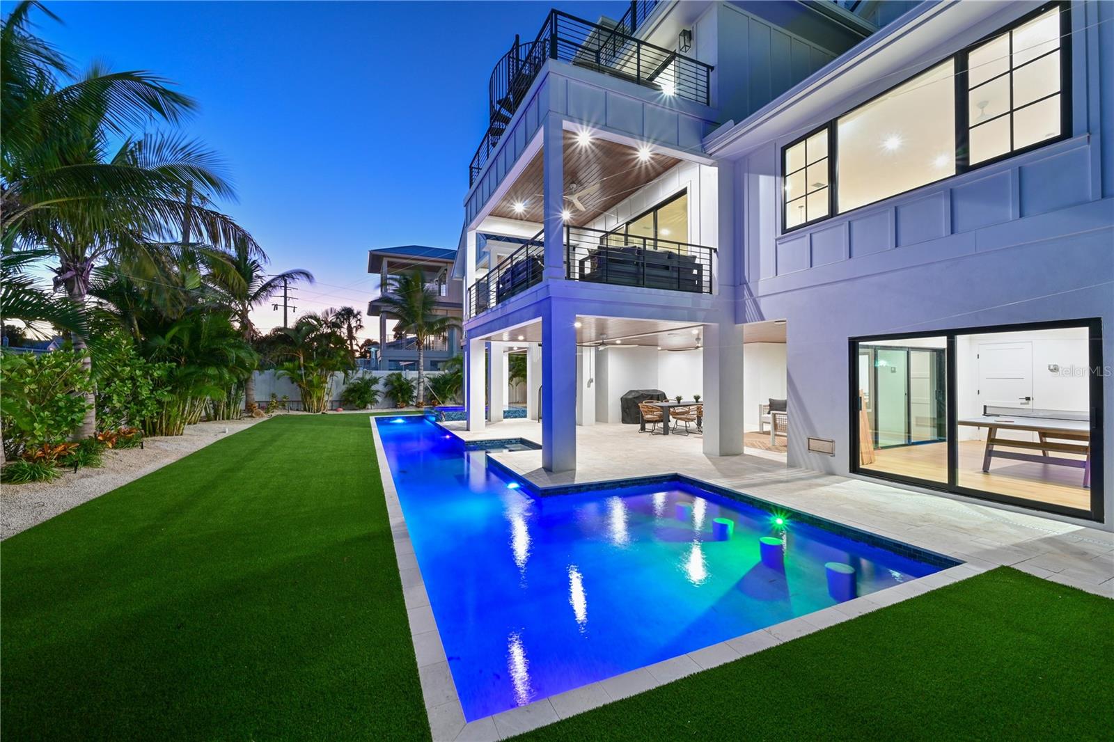 HOLMES BEACH 11TH UNIT - Residential