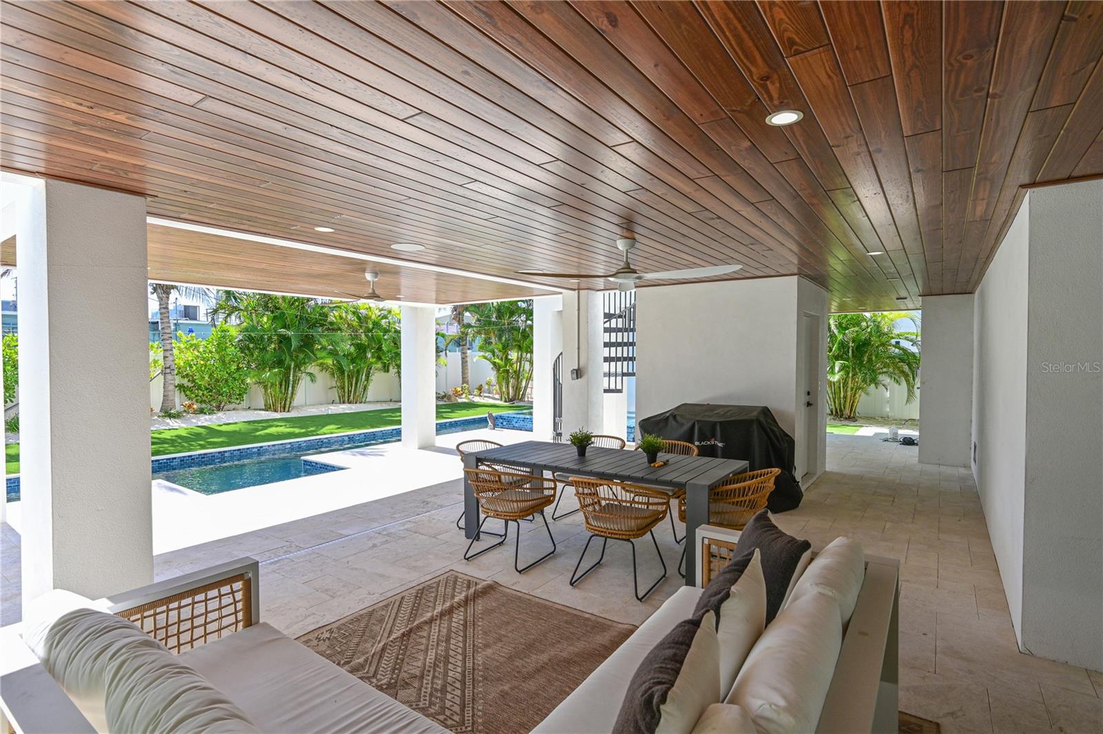 HOLMES BEACH 11TH UNIT - Residential