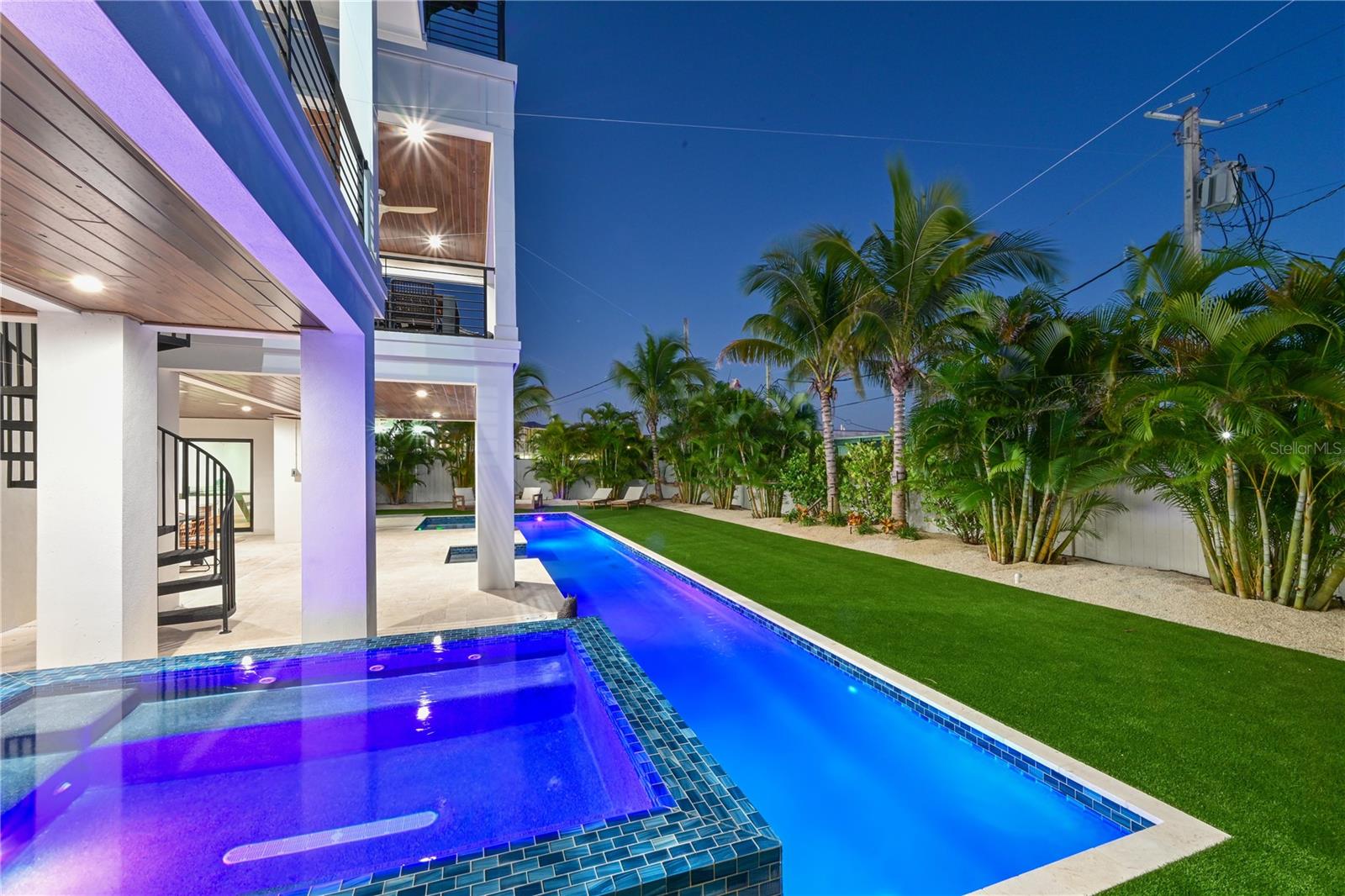 HOLMES BEACH 11TH UNIT - Residential