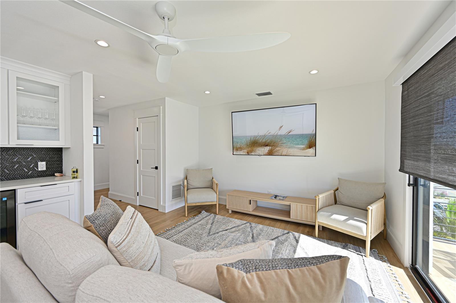 HOLMES BEACH 11TH UNIT - Residential