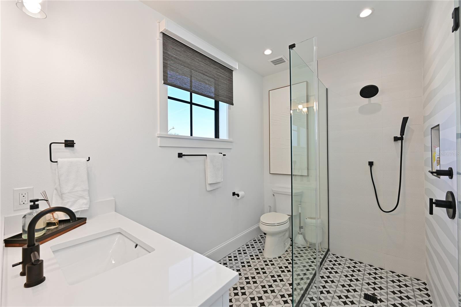 HOLMES BEACH 11TH UNIT - Residential