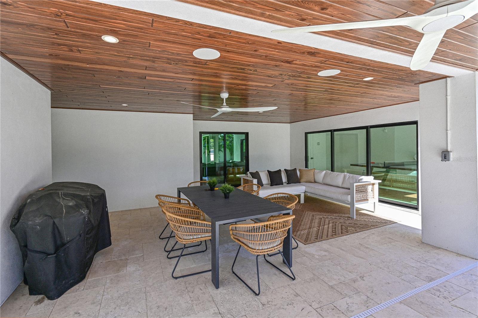 HOLMES BEACH 11TH UNIT - Residential