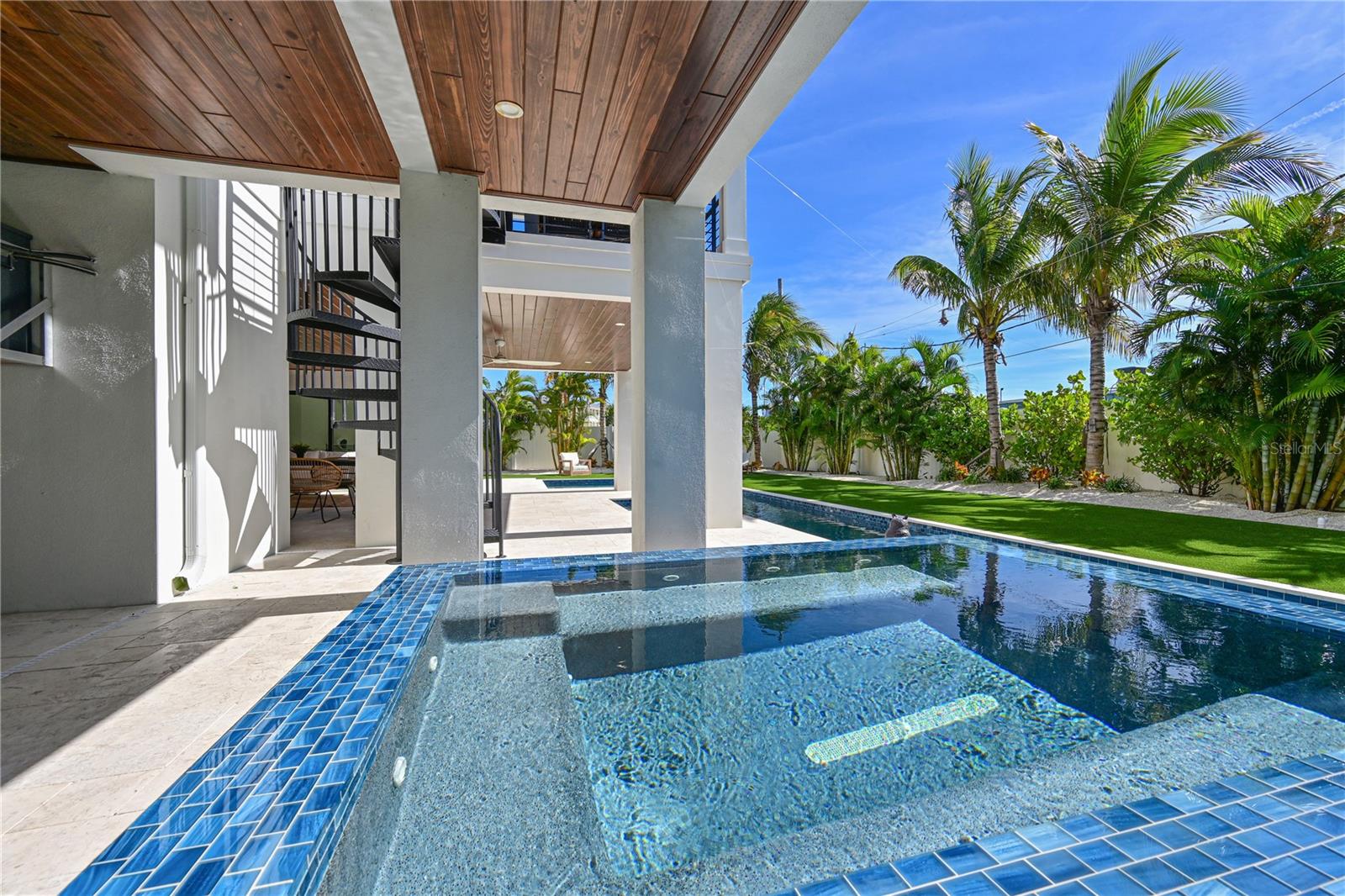 HOLMES BEACH 11TH UNIT - Residential