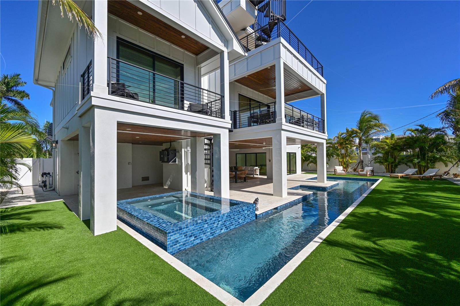 HOLMES BEACH 11TH UNIT - Residential