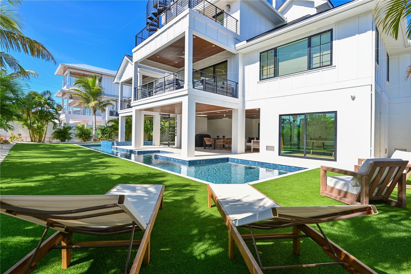 HOLMES BEACH 11TH UNIT - Residential