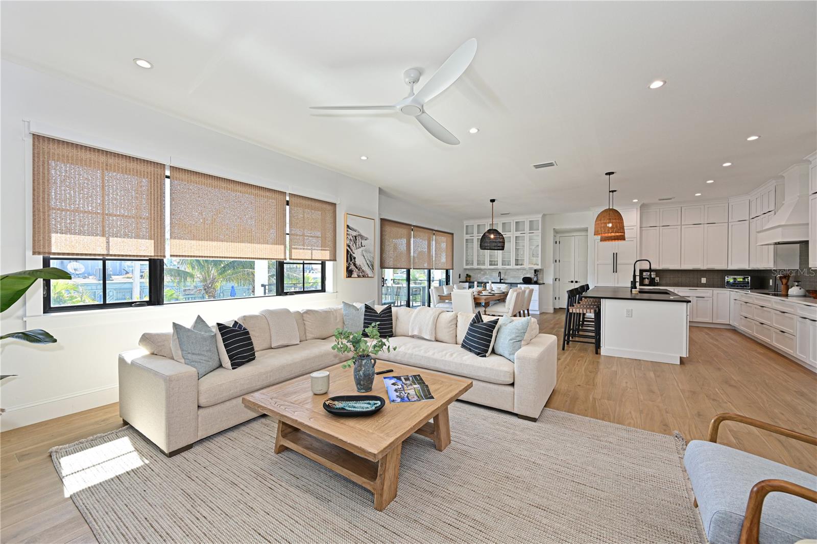 HOLMES BEACH 11TH UNIT - Residential