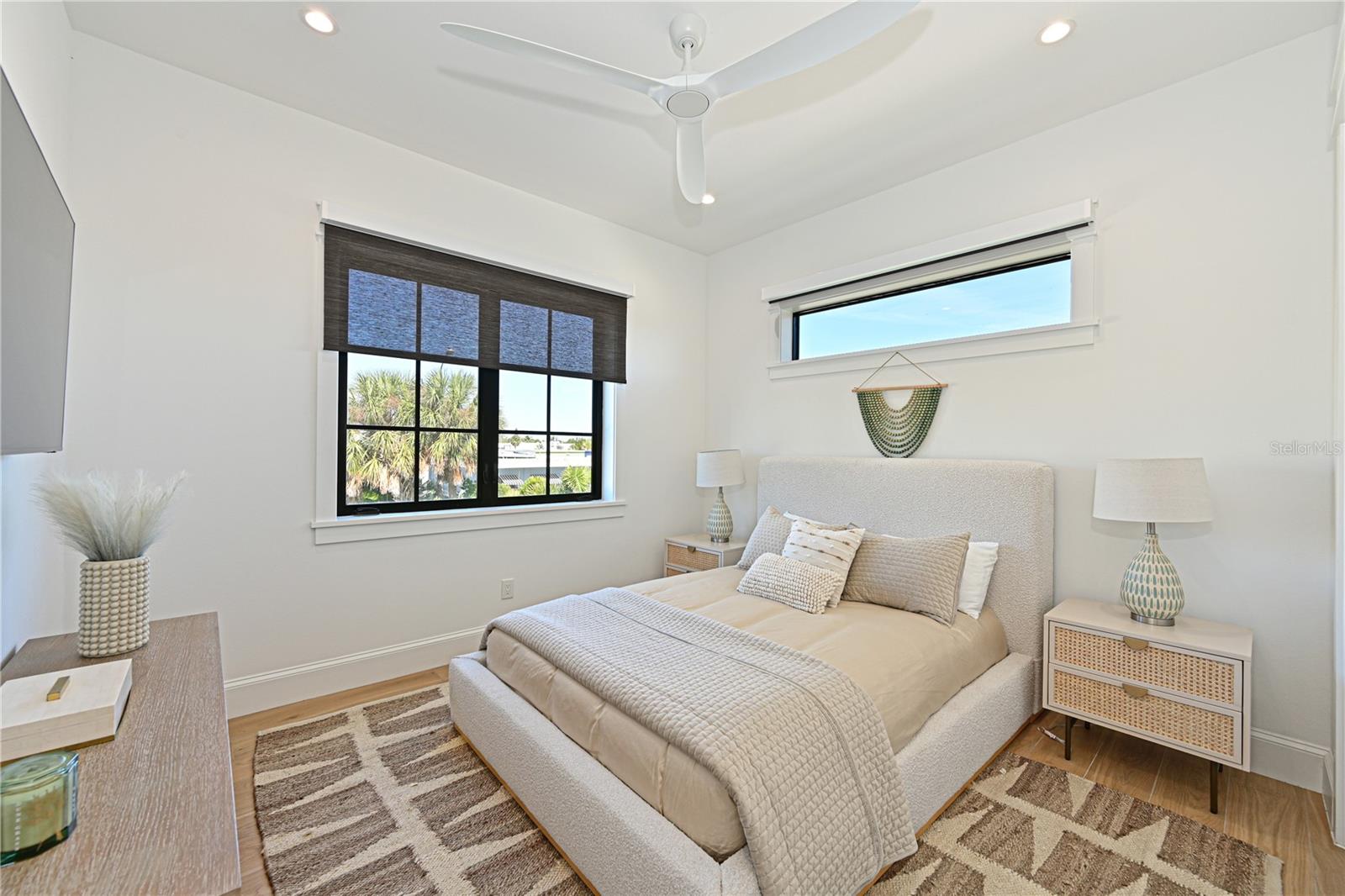 HOLMES BEACH 11TH UNIT - Residential