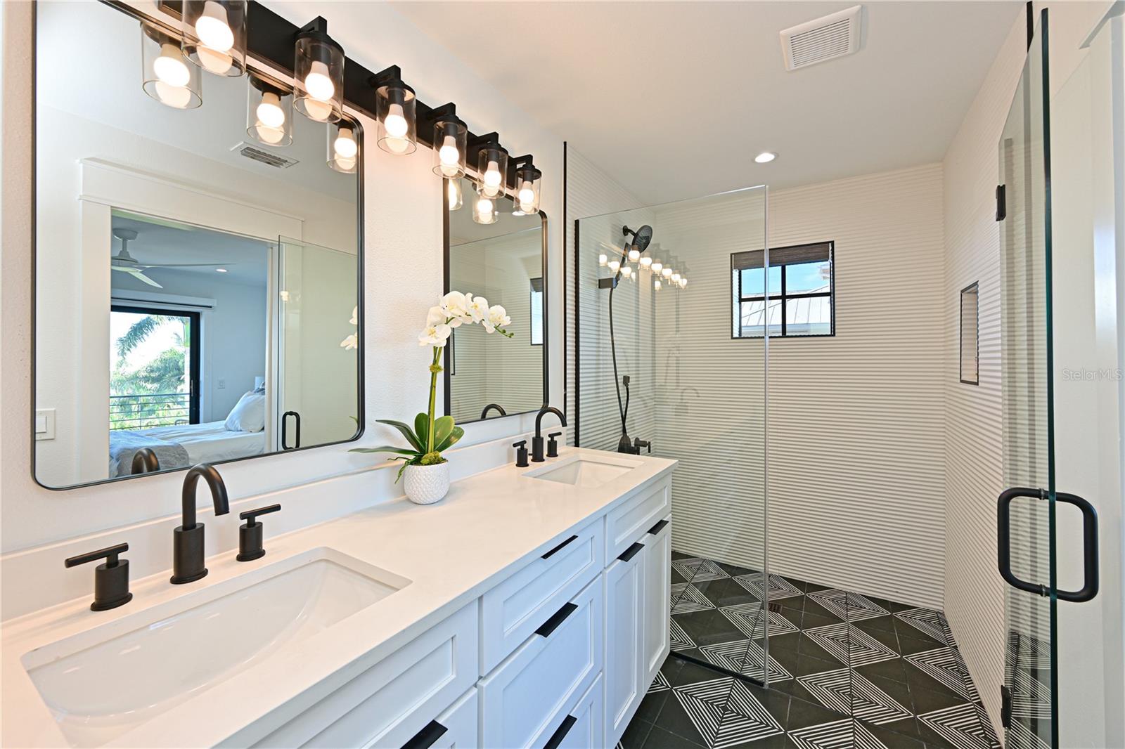 HOLMES BEACH 11TH UNIT - Residential